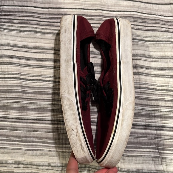 Vans - Picture 4 of 6